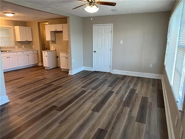 600 Kinler St — Photo 3