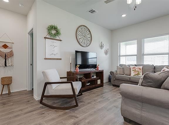 4th image of 519 Silo Cir