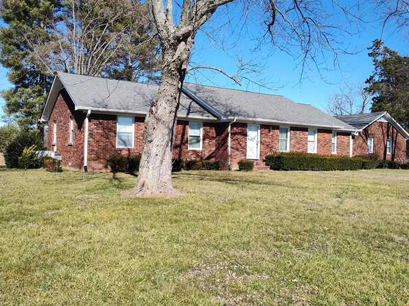 530 W Main St, Smithville, TN 37166