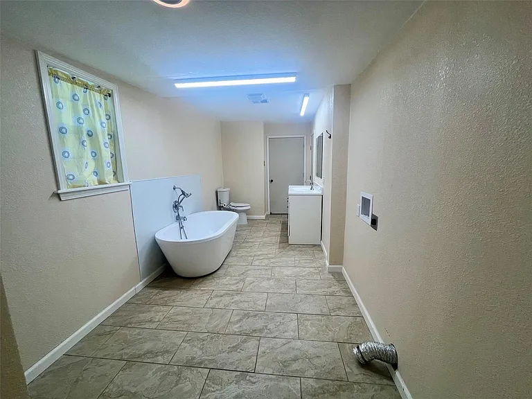 11874 Vanwood St — Photo 20