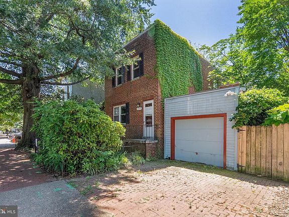 4th image of 609 Independence Ave SE