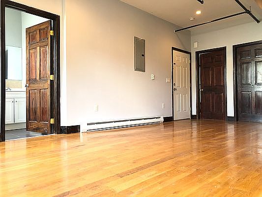 3rd image of 147 Quincy St #3