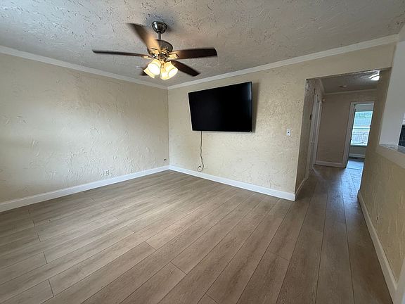 5th image of 3833 Iris St N
