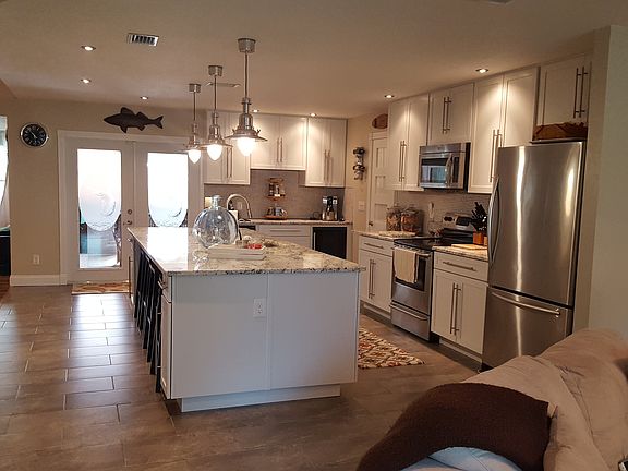 4th image of 1348 N Kealing Ave
