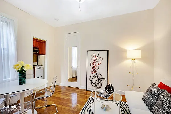 Sold by Sotheby's International Realty | media 11