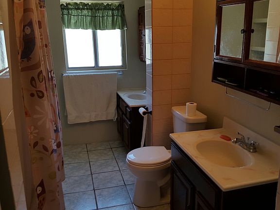 3rd image of 22 W Wells St