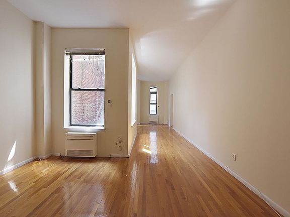 3rd image of 104 E 35th St APT 2C