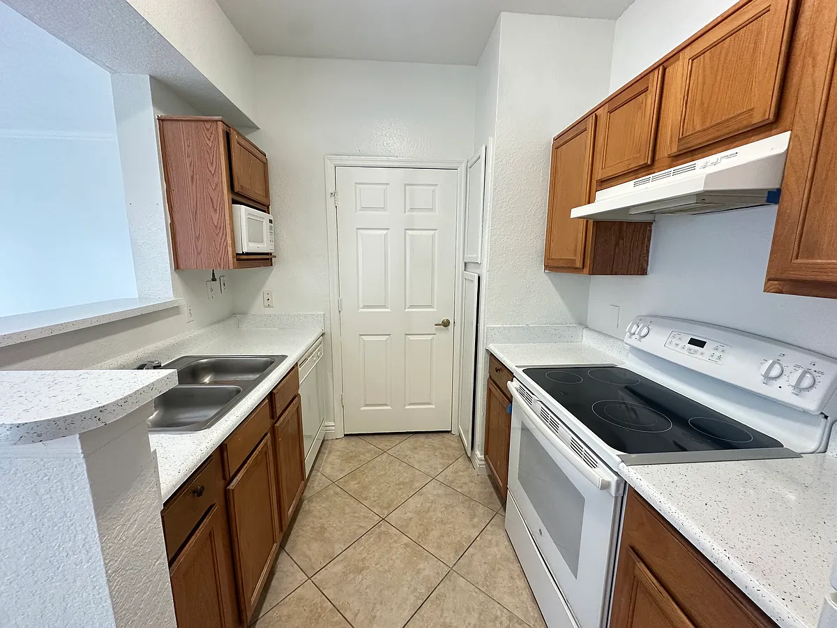 Building Photo - 3701 Castle Pines Ln #4013