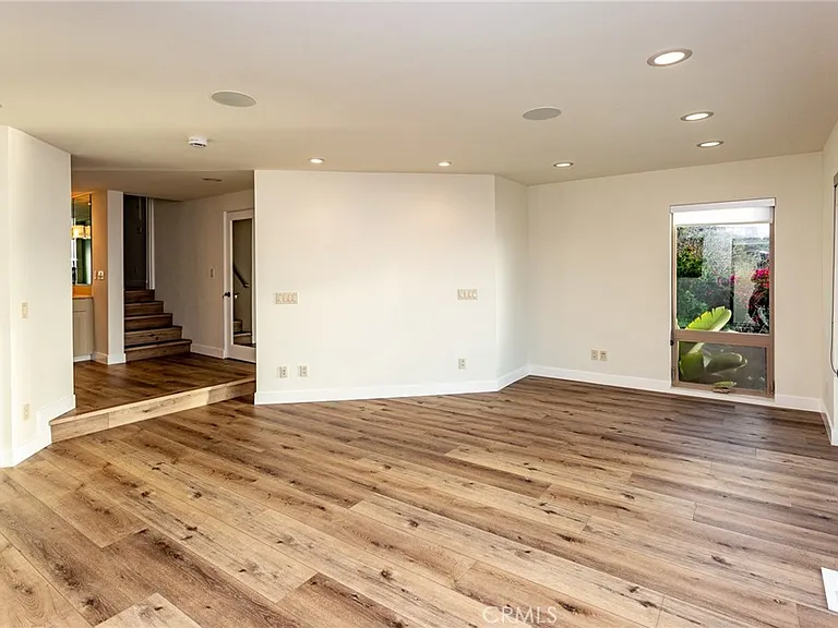 805 Katella St — Photo 23