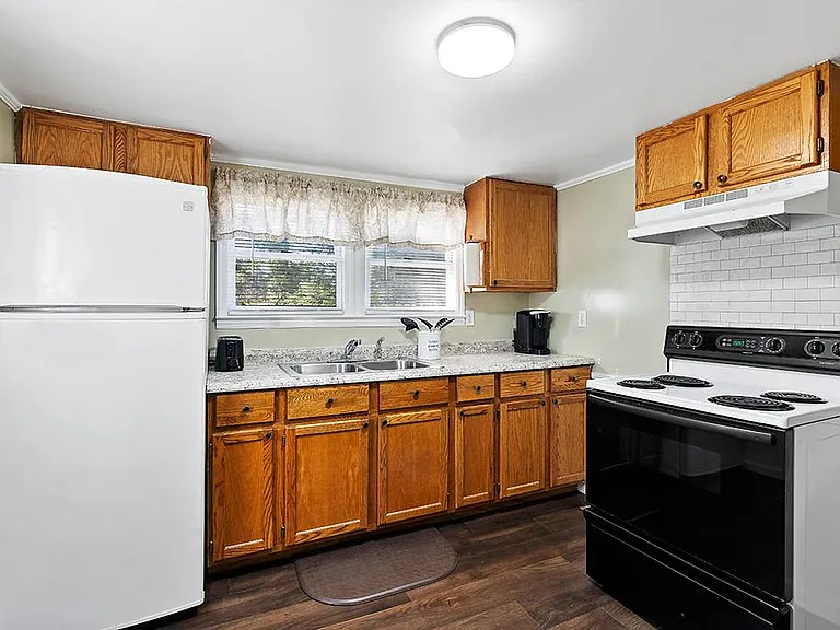 40 Collins Village Cir — Photo 6