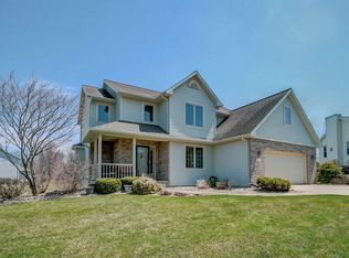 373 Stoney Ridge Trl, Stoughton, WI 53589