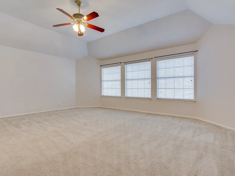 1133 Hillwood Dr — Photo 13