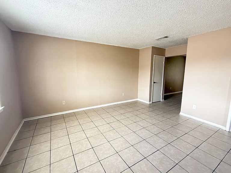 3804 Charolais Dr — Photo 5