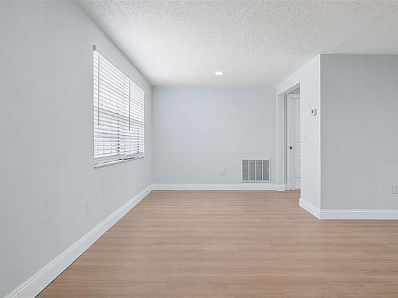 5th image of 3115 Palamore Dr