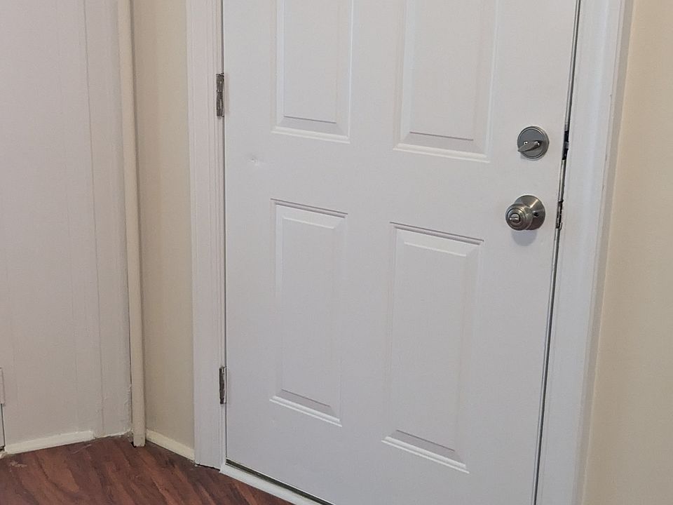 Apt door/Entrance
