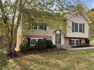 311 Towne Crier Rd, Lynchburg, VA 24502