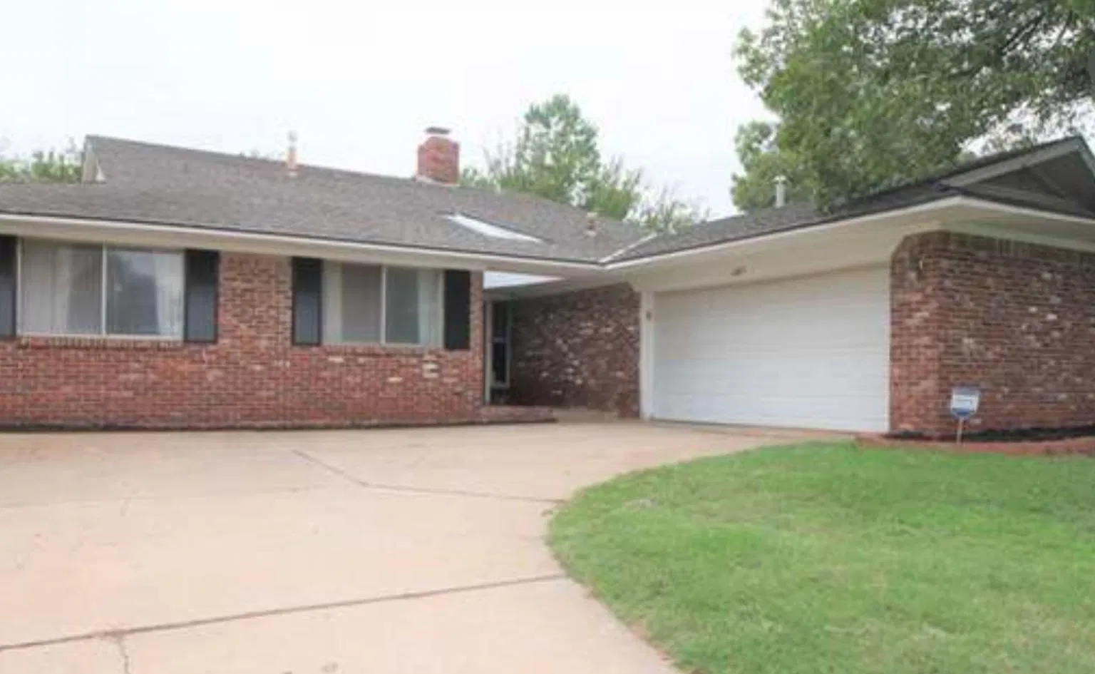 5 bed, 2635 sqft, $2,595 — Photo 2