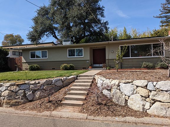 2nd image of 225 Chana Dr