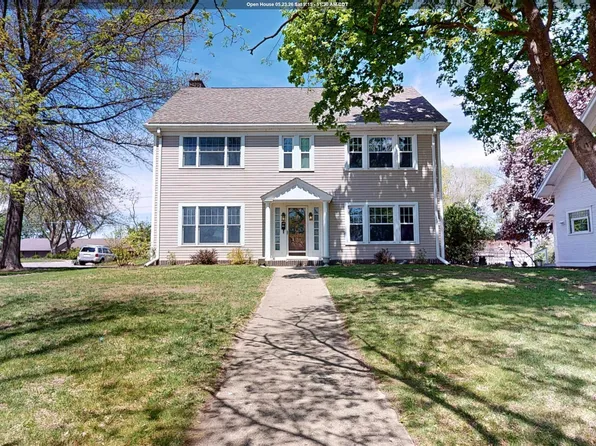 618 W Cherry St, Cherokee, IA 51012