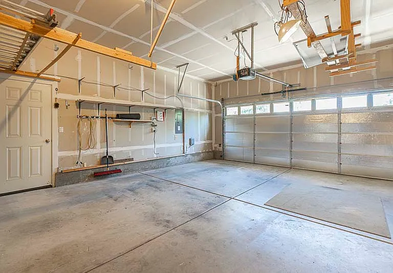 3928 Bentley Dr NE — Photo 20