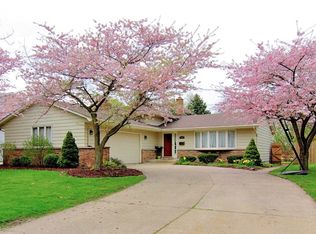 9144 Birch Dr, Munster, IN 46321