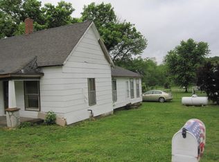 3793 S 28th Rd, Dunnegan, MO 65640