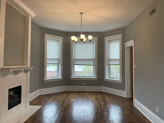 3rd image of 3268 W Fullerton Ave #3