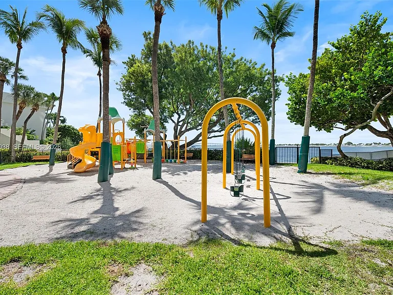 1901 Brickell Ave #B2004 — Photo 28
