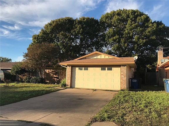 2nd image of 611 Shadyglen Dr
