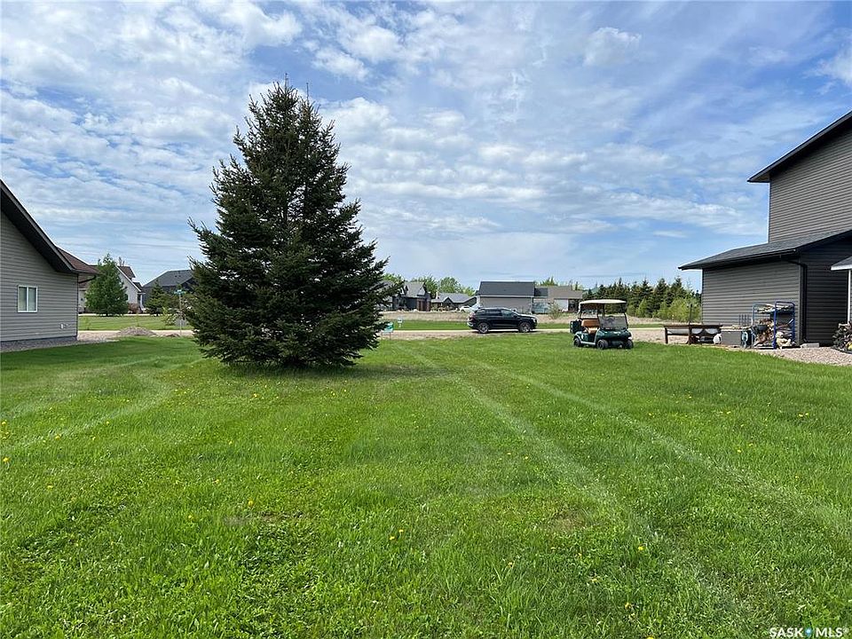 1st image of 405 Northern Meadows CRESCENT