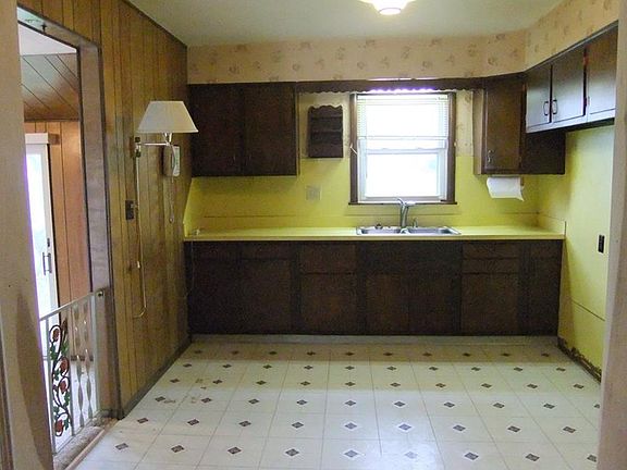 2nd image of 1286 Kent Dr