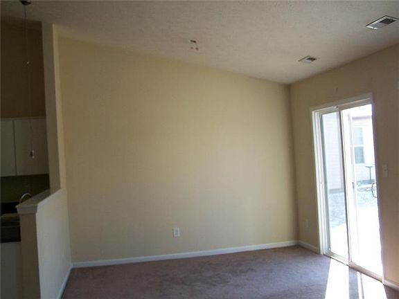 4th image of 1017 Central Park Blvd S