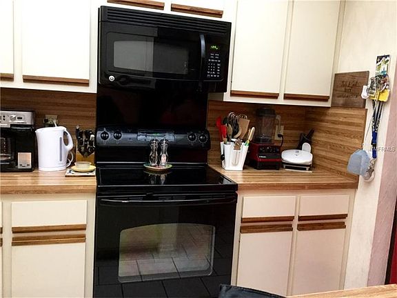 4th image of 5295 Willow Ct #521