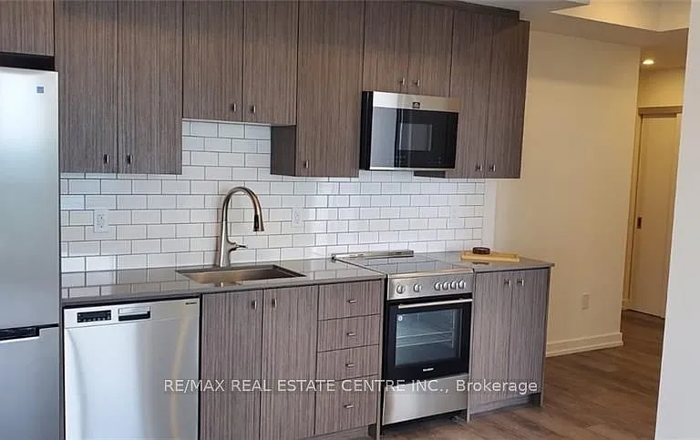 15 Wellington St S #2602 — Photo 17