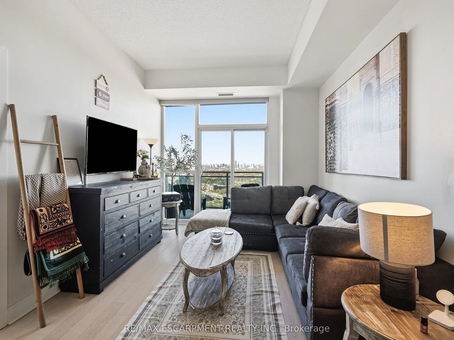 2 bed, $2,950 — Photo 4