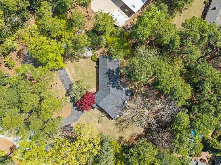 225 Arbutus Rd — Photo 51