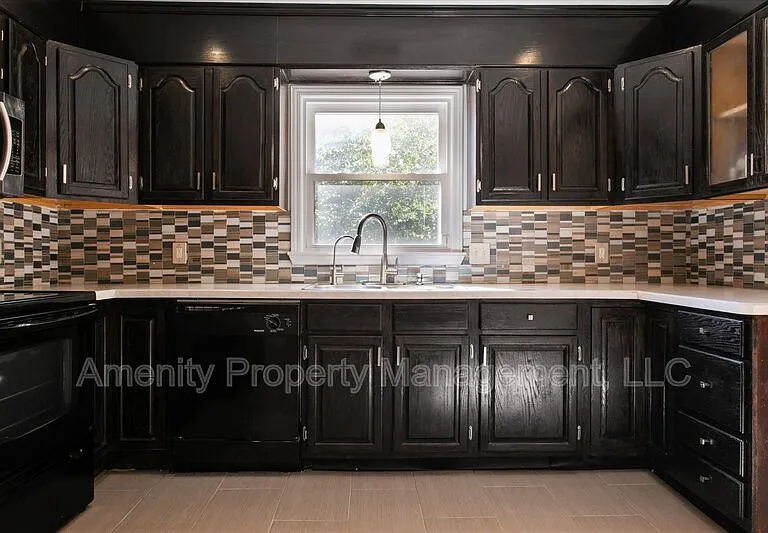 36 Old Fox Hill Rd — Photo 12