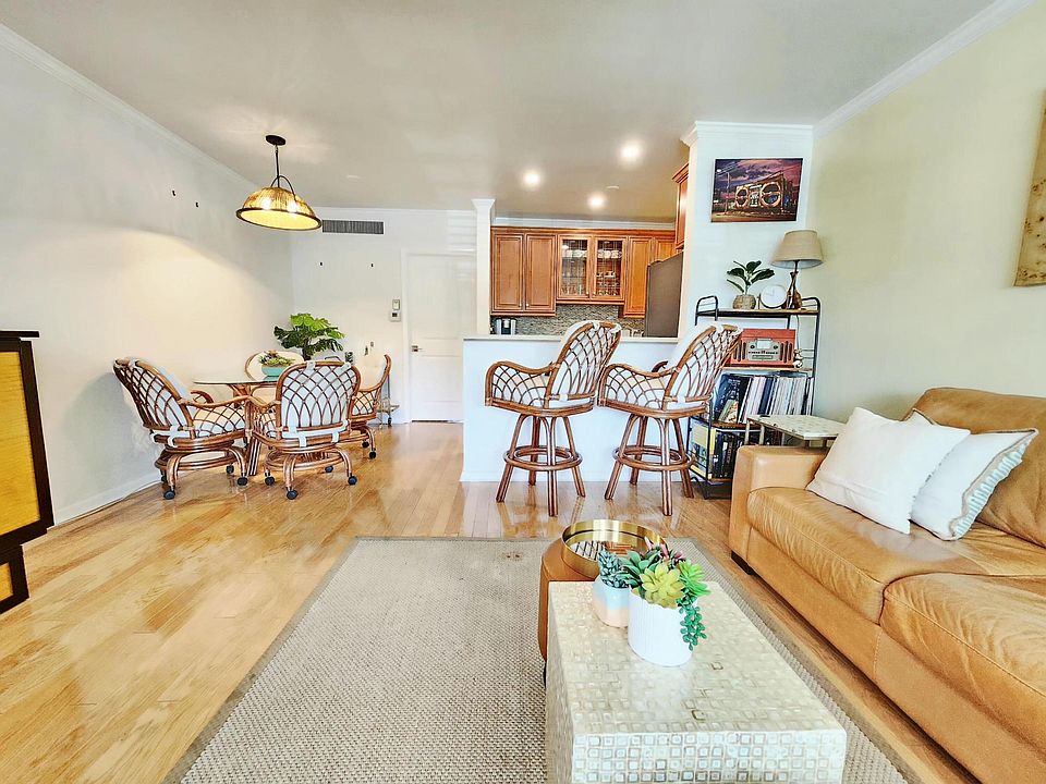 1st image of 1001 NE 8th Avenue #212