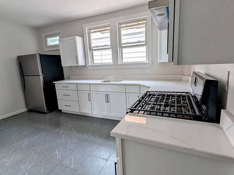 352 Jackson St #1 — Photo 2