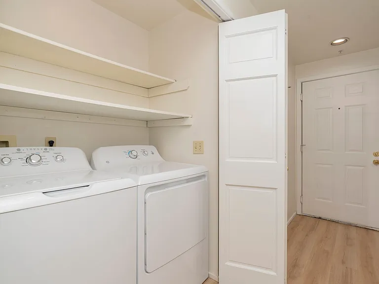 4208 Beach Drive — Photo 14