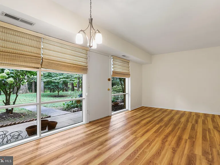 4917 Americana Dr #T6 — Photo 3
