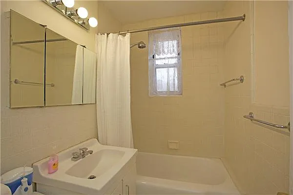 Sold by Exclusive Properties Sotheby's International Realty | media 27