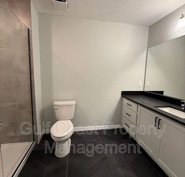3294 W Price Blvd — Photo 22