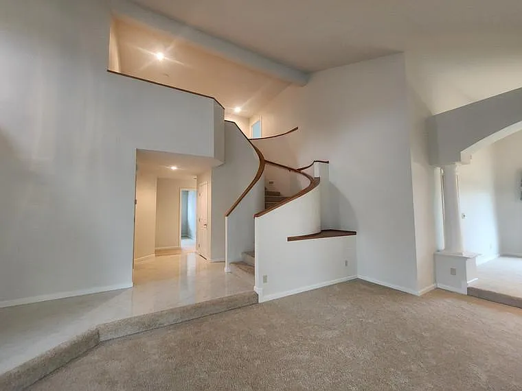 232 Chatham Ter — Photo 4