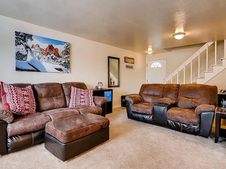 2933 S Lansing Way — Photo 8