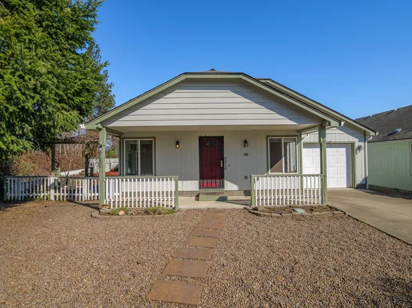 806 Bower Ln, Grants Pass, OR 97527