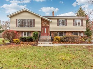 44 Madison St, Long Hill Twp., NJ 07933