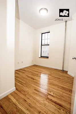 Rented by Jonis Realty | media 6