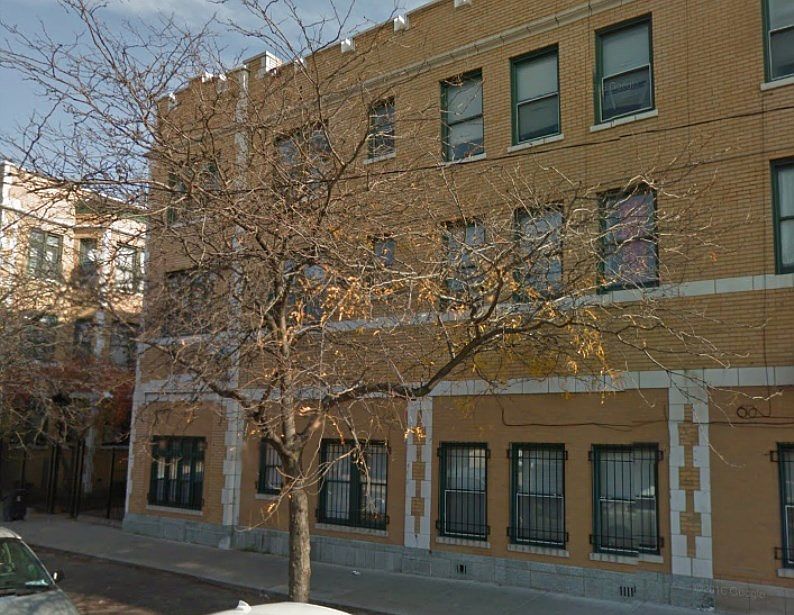 1st image of 4952 W Madison Street Chicago Il United States