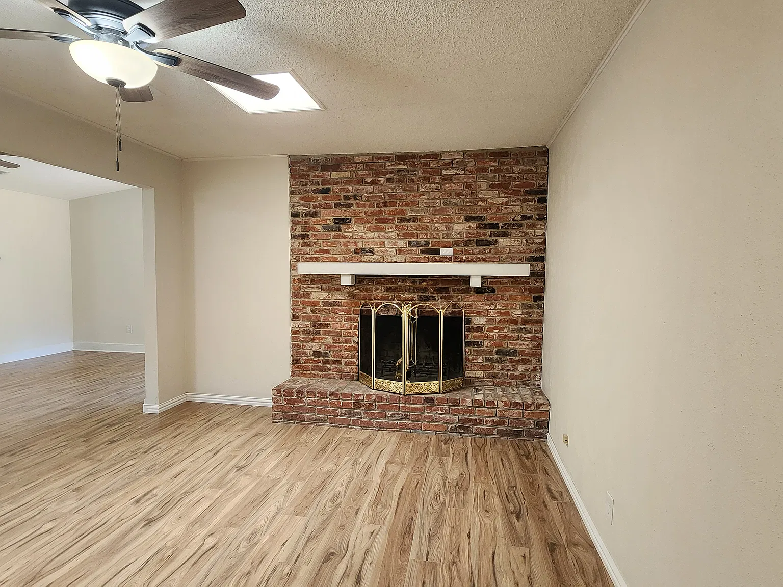 3 bed, 1333 sqft, $2,650 — Photo 3